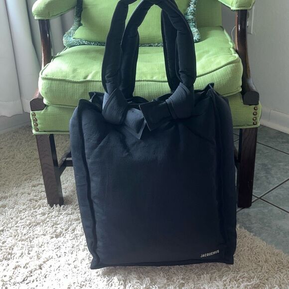 JACQUEMUS Cuscinu Pillow Tote Black - Picture 1 of 16